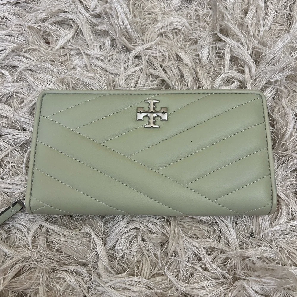 Tory Burch Kira Chevron Quilted Leather Zip Continental Wallet in Pine Frost